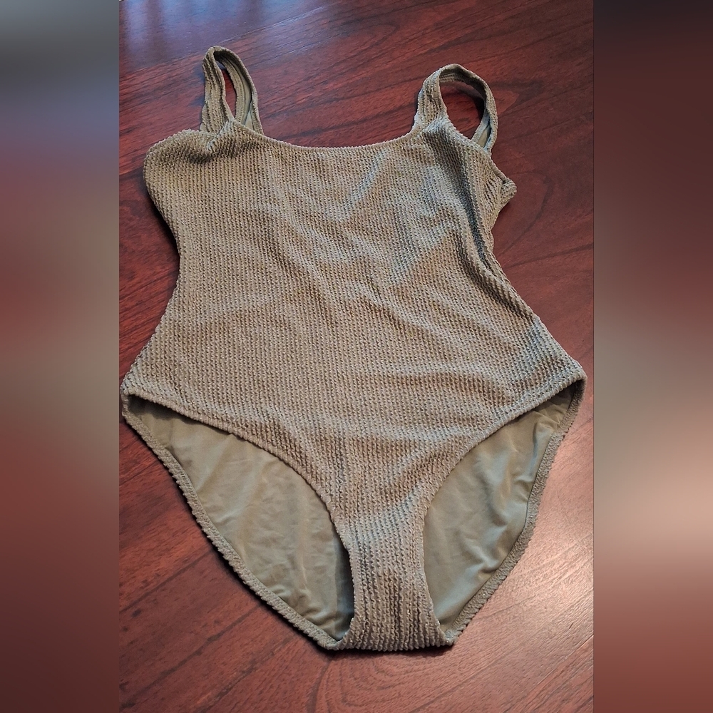BNWT Aerie Ribbed Black One Piece Swimsuit UPF 50